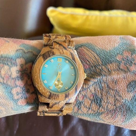 Watch - Picture 8 of 9